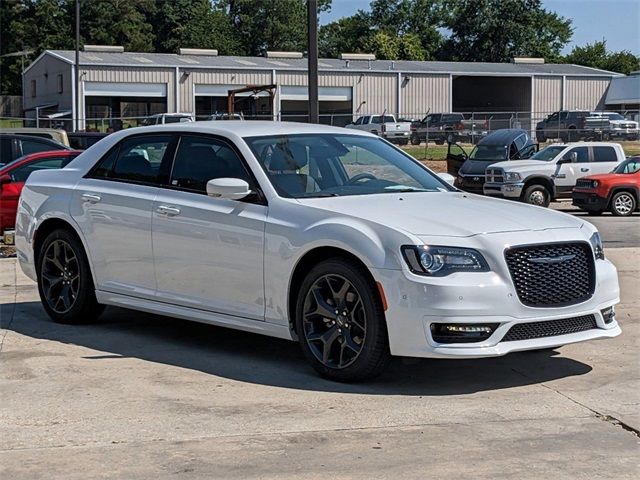 2023 Chrysler 300 Touring L