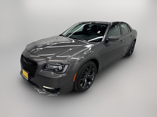 2023 Chrysler 300 Touring L