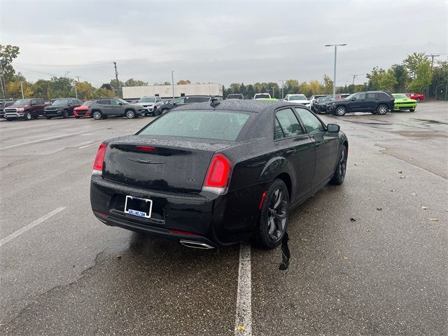 2023 Chrysler 300 Touring L