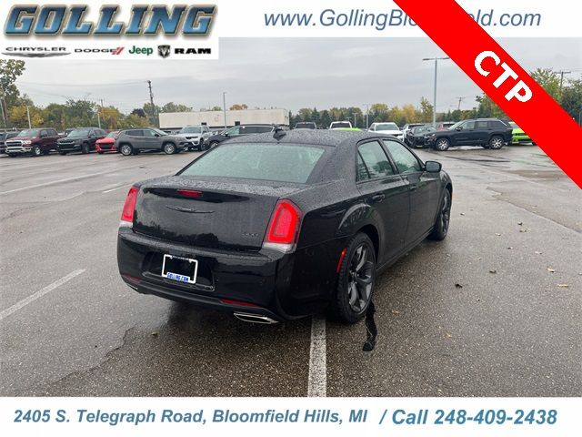 2023 Chrysler 300 Touring L