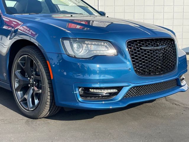 2023 Chrysler 300 Touring L