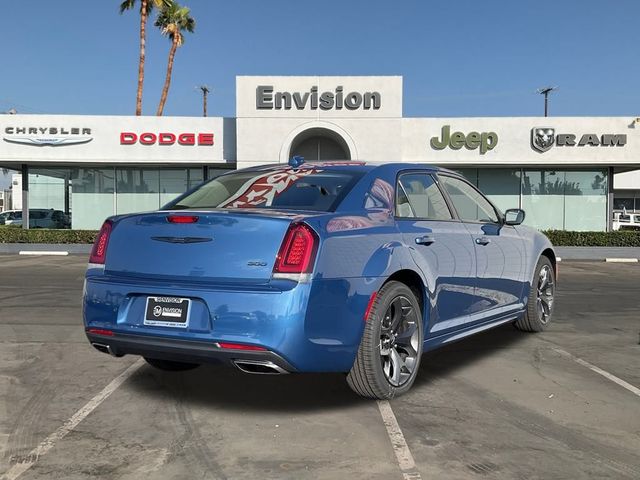 2023 Chrysler 300 Touring L