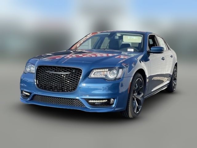 2023 Chrysler 300 Touring L