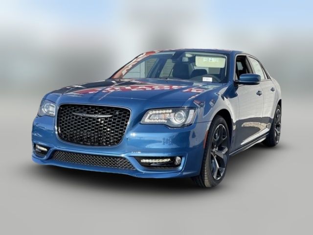 2023 Chrysler 300 Touring L