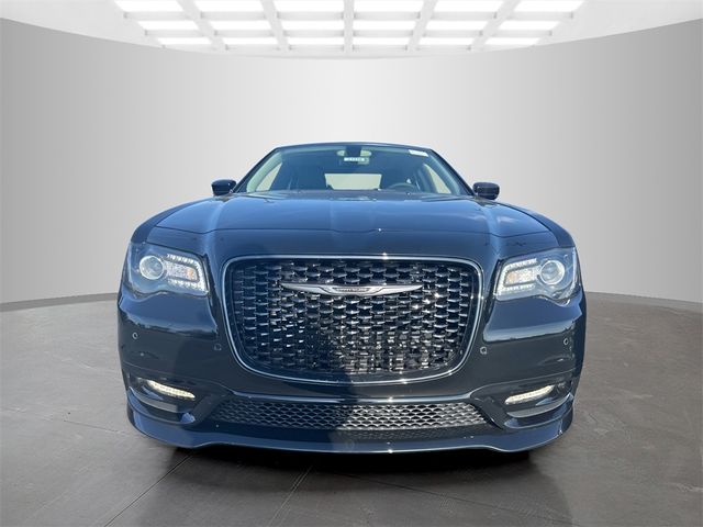 2023 Chrysler 300 Touring L