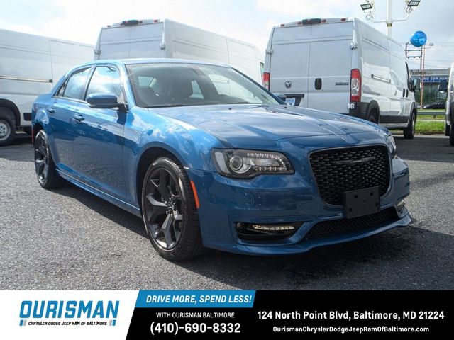 2023 Chrysler 300 Touring L