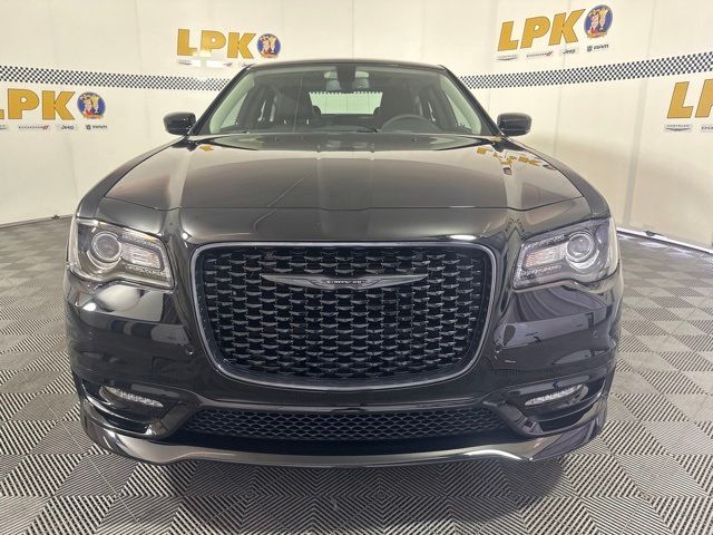 2023 Chrysler 300 Touring L