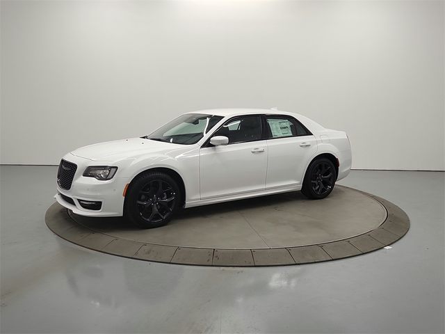 2023 Chrysler 300 Touring L