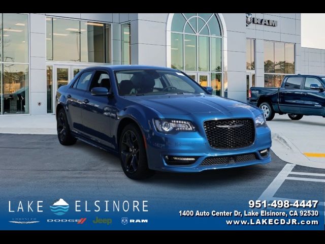 2023 Chrysler 300 Touring L