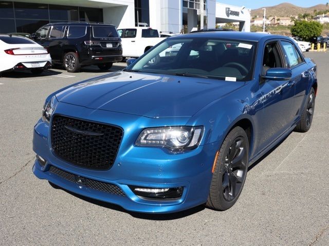 2023 Chrysler 300 Touring L