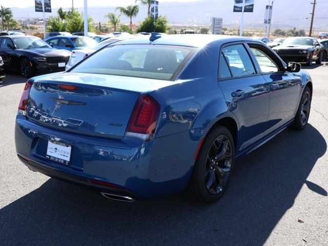 2023 Chrysler 300 Touring L