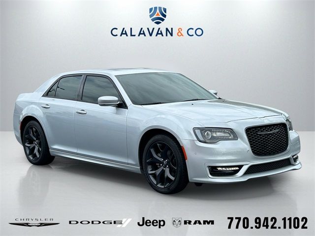 2023 Chrysler 300 Touring L