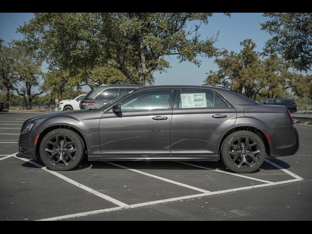 2023 Chrysler 300 Touring L