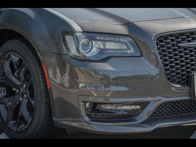 2023 Chrysler 300 Touring L