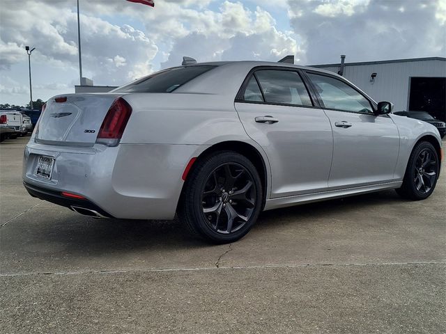 2023 Chrysler 300 Touring L