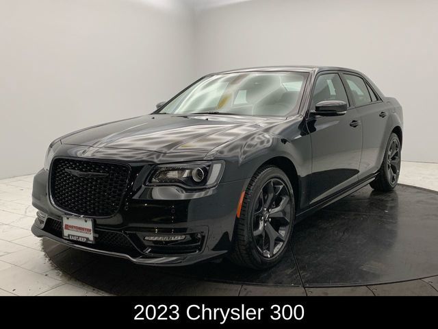 2023 Chrysler 300 Touring L