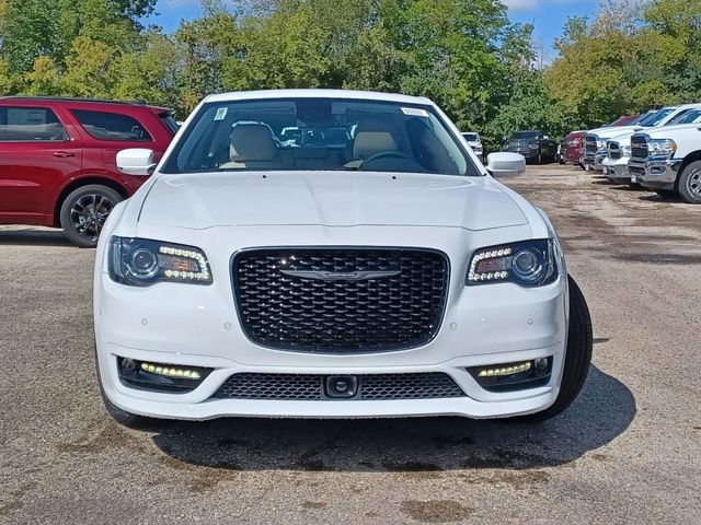 2023 Chrysler 300 Touring L