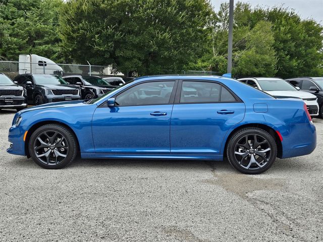 2023 Chrysler 300 Touring L