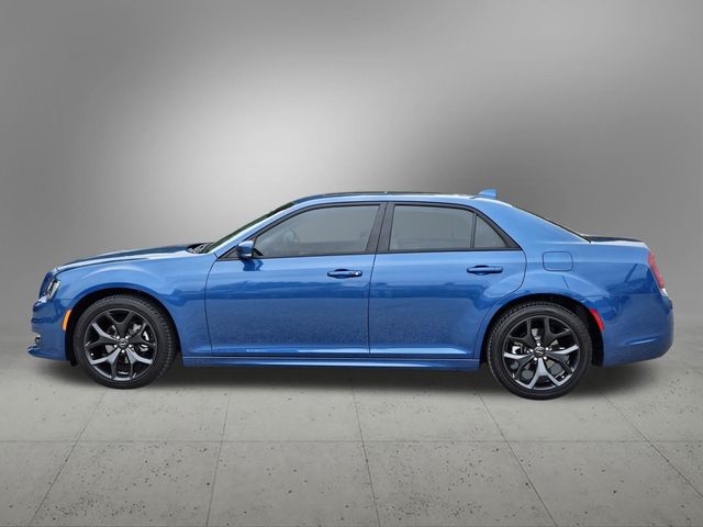 2023 Chrysler 300 Touring L