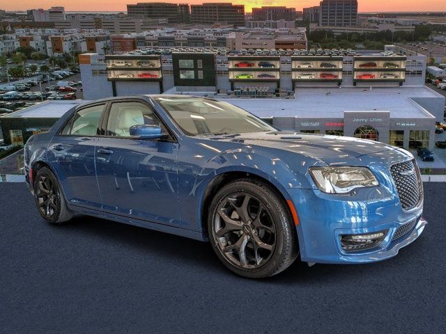 2023 Chrysler 300 Touring L