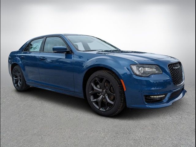 2023 Chrysler 300 Touring L