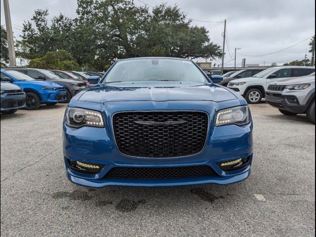 2023 Chrysler 300 Touring L