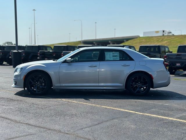 2023 Chrysler 300 Touring L