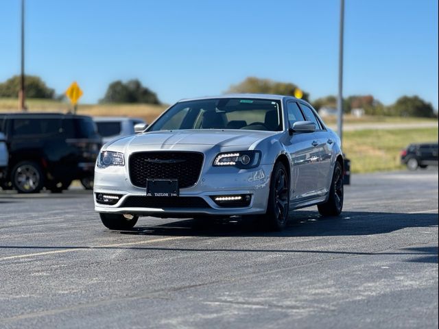 2023 Chrysler 300 Touring L