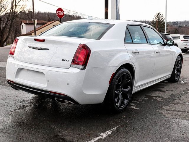 2023 Chrysler 300 Touring L