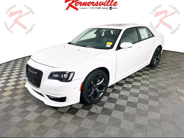 2023 Chrysler 300 Touring L