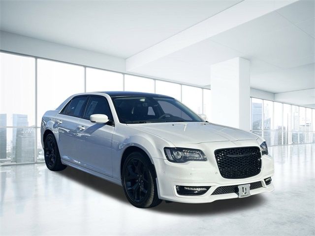 2023 Chrysler 300 Touring L