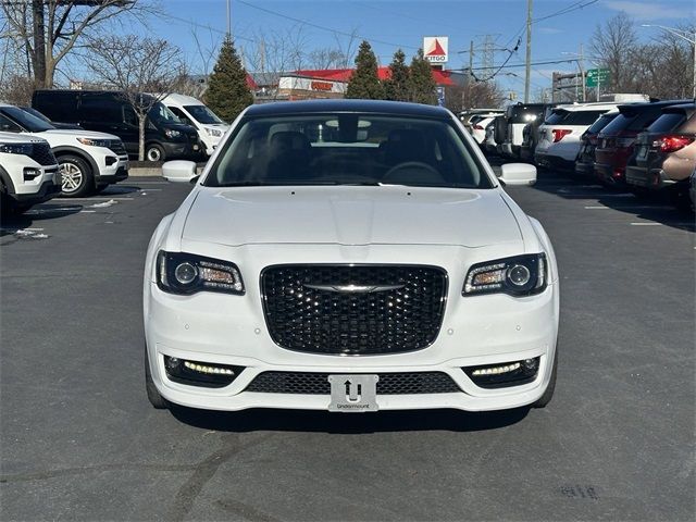 2023 Chrysler 300 Touring L