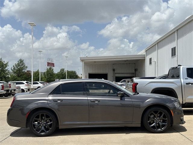 2023 Chrysler 300 Touring L