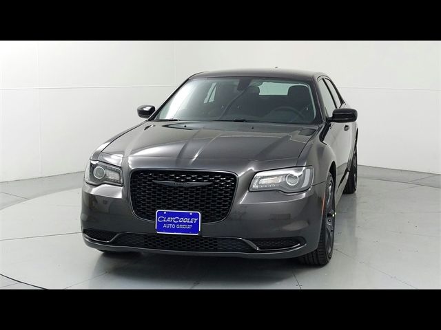 2023 Chrysler 300 Touring L