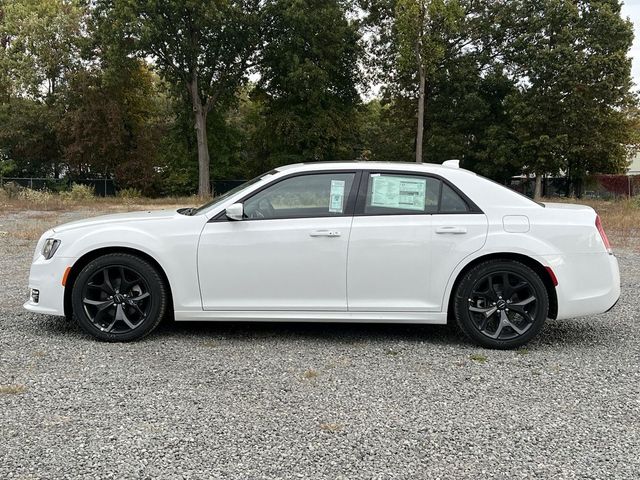 2023 Chrysler 300 Touring L