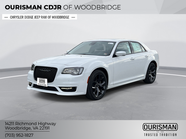 2023 Chrysler 300 Touring L