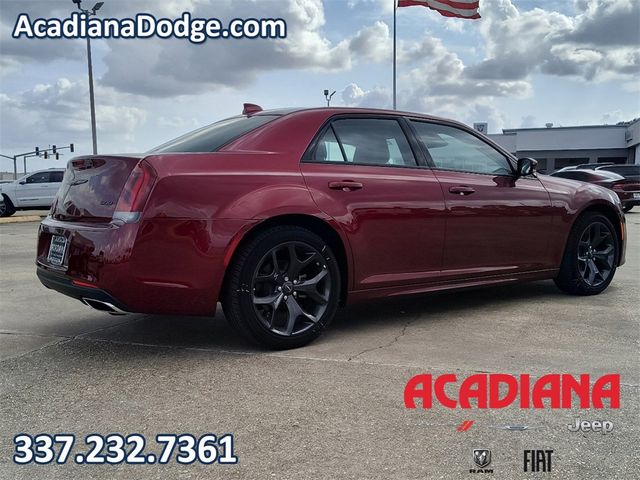 2023 Chrysler 300 Touring L