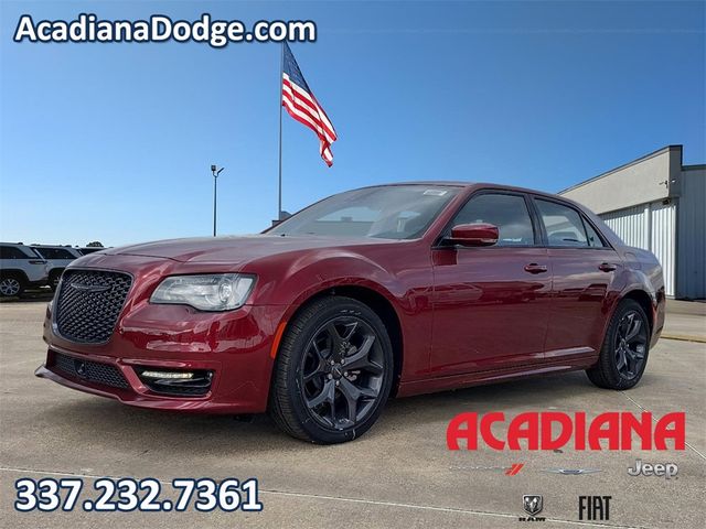 2023 Chrysler 300 Touring L