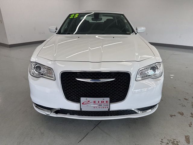 2023 Chrysler 300 Touring