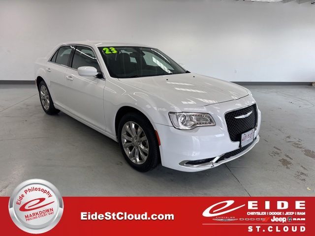 2023 Chrysler 300 Touring