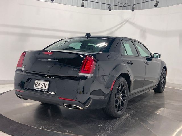 2023 Chrysler 300 Touring L