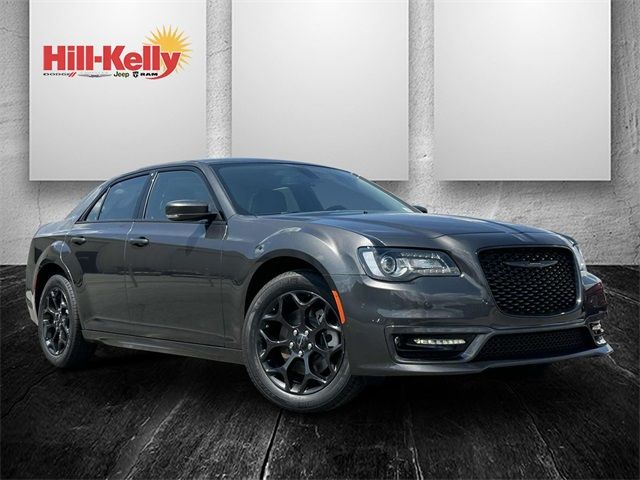 2023 Chrysler 300 Touring L