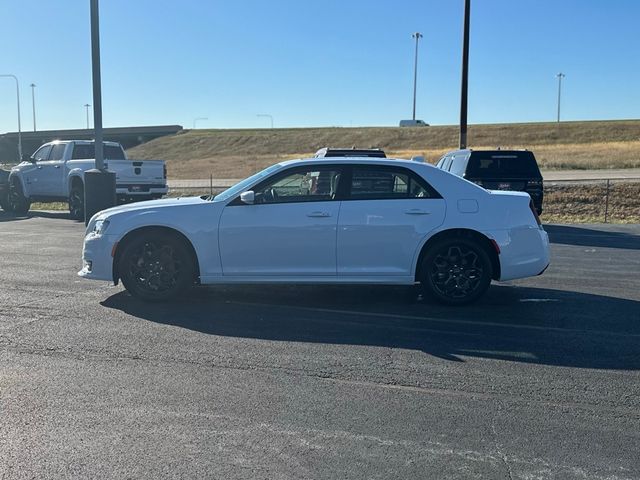 2023 Chrysler 300 Touring L