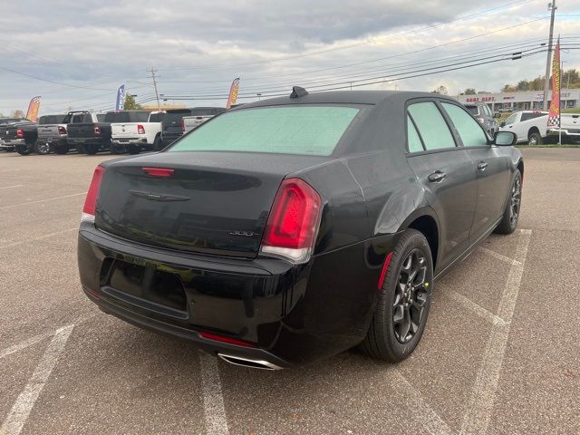 2023 Chrysler 300 Touring L