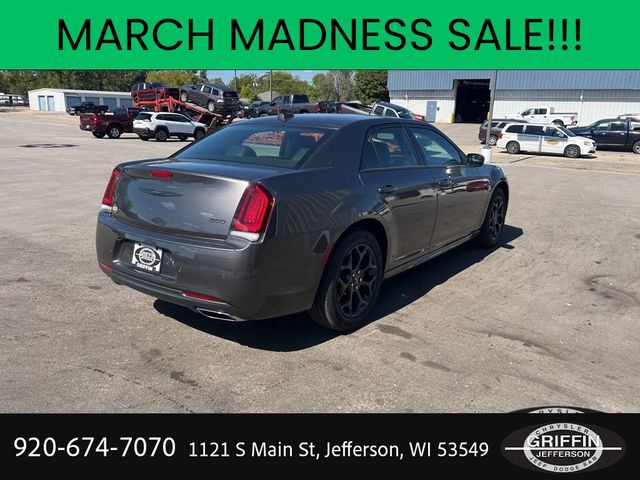 2023 Chrysler 300 Touring L