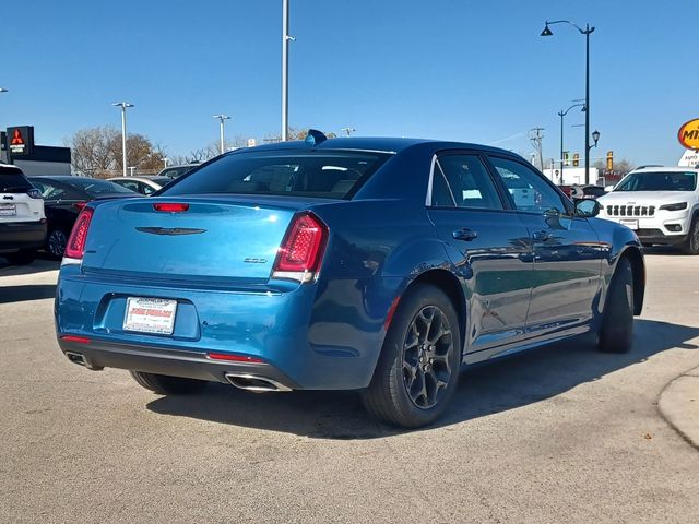 2023 Chrysler 300 Touring L