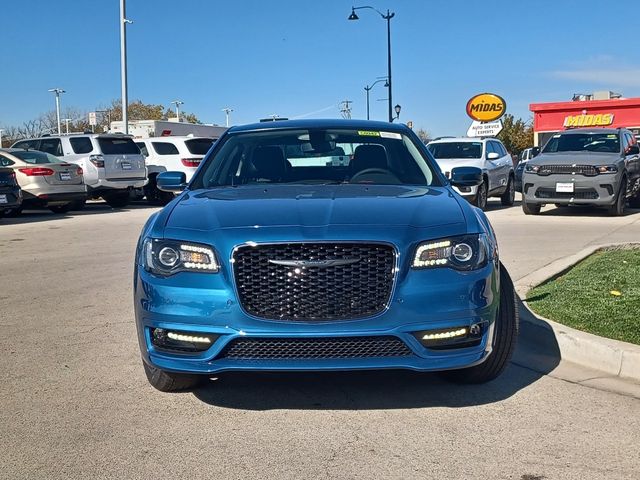 2023 Chrysler 300 Touring L