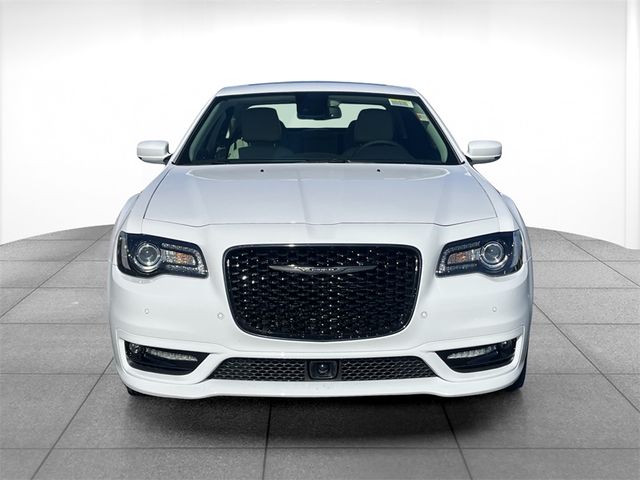 2023 Chrysler 300 Touring L