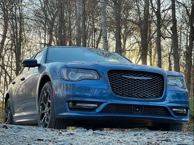 2023 Chrysler 300 Touring L