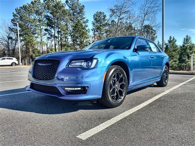 2023 Chrysler 300 Touring L